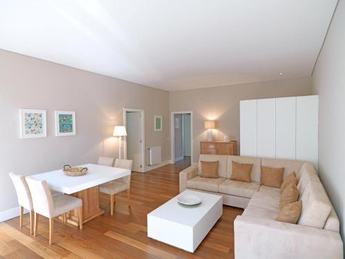 FLH Porto Bright Flat — 4-Star Luxury Hotel in Porto, Portugal