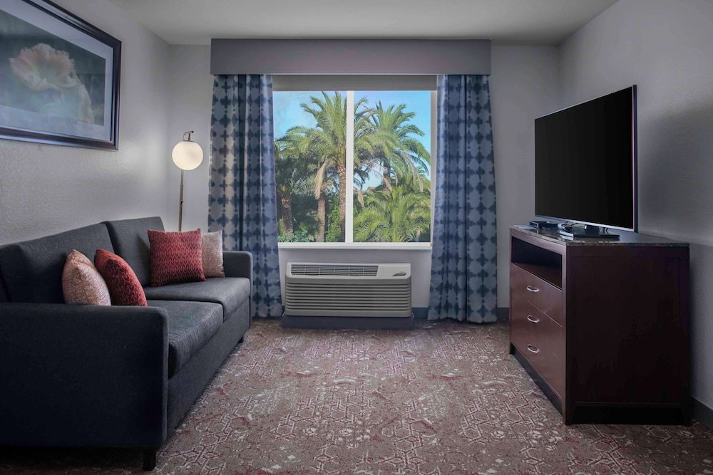 Hilton Garden Inn Sarasota Bradenton Airport - photo 8