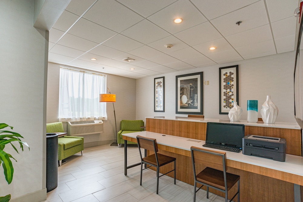 Holiday Inn Express Hotel & Suites Swansea by IHG - photo 24