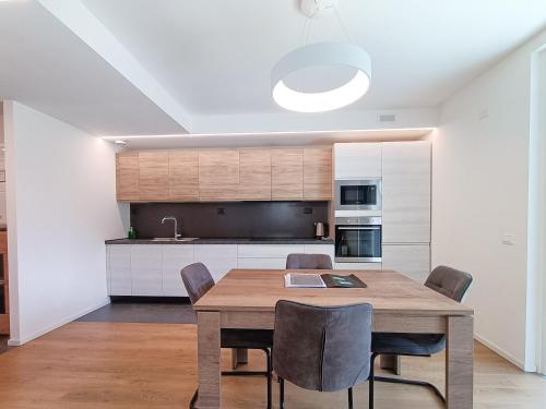 Suite Svaizer con giardino privato — 4-Star Luxury Hotel in Male, Italy