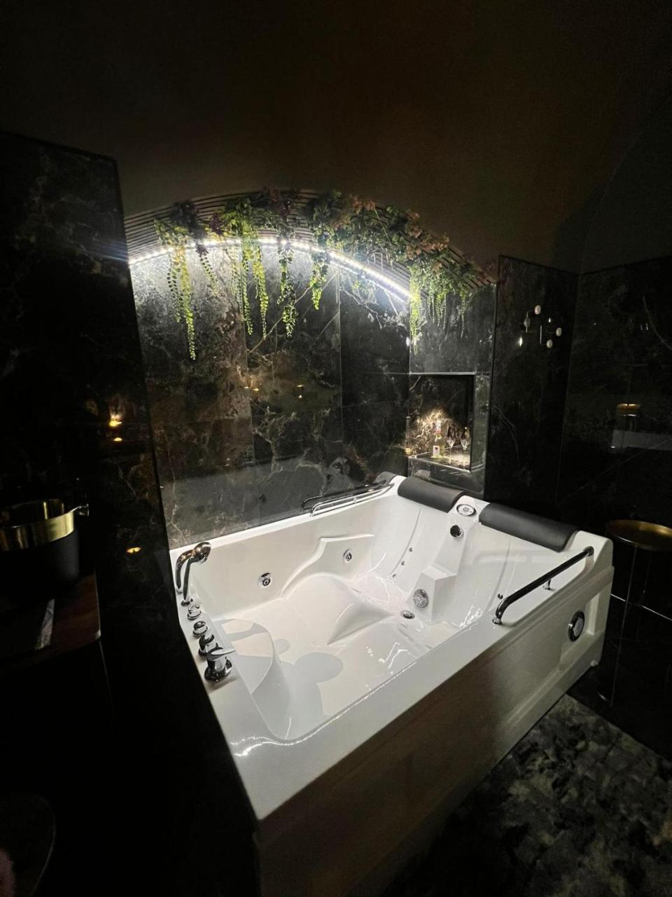 Contempo Luxury — hotel in Barletta