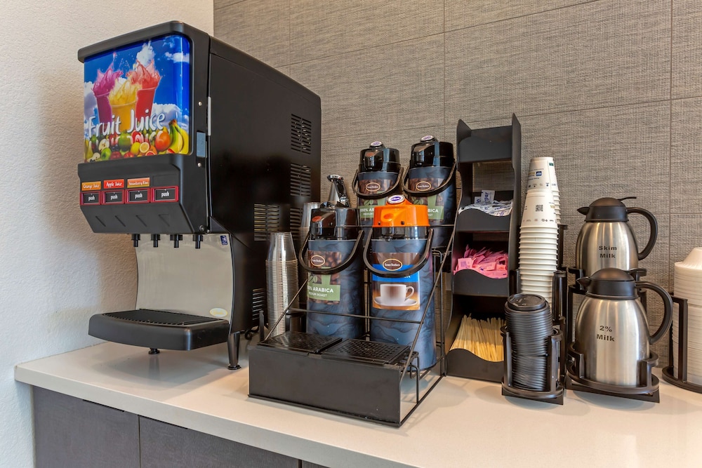 Best Western Plus Executive Residency Phoenix North Happy Valley - photo 57