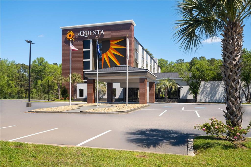 La Quinta Inn & Suites by Wyndham Myrtle Beach - photo 3