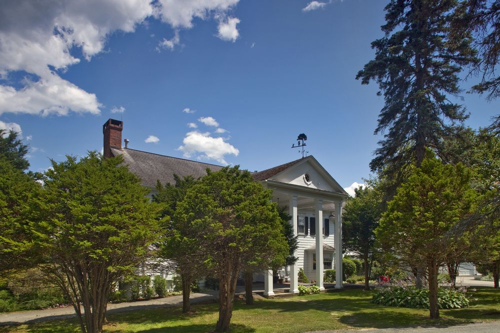 Applegate Inn — Lee