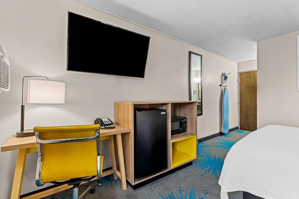 Days Inn by Wyndham Sioux Falls Empire - photo 17