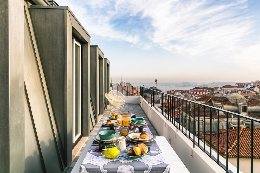 Almaria Ex Libris Chiado — 4-Star Luxury Hotel in Lisbon, Portugal