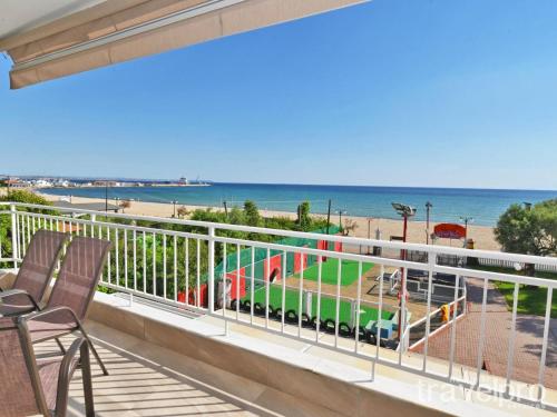 Sabbia Apartments Seafront by RentalsPro Services Nea Moudania Halkidiki — 4-Star Luxury Hotel in Nea Moudhania, Greece