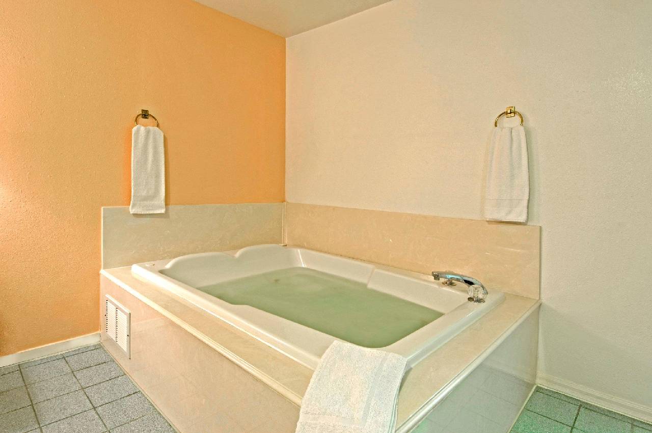 Americas Best Value Inn Altus - photo 15