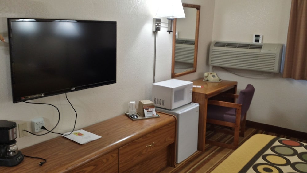 Super 8 by Wyndham Las Cruces White Sands Area - photo 17