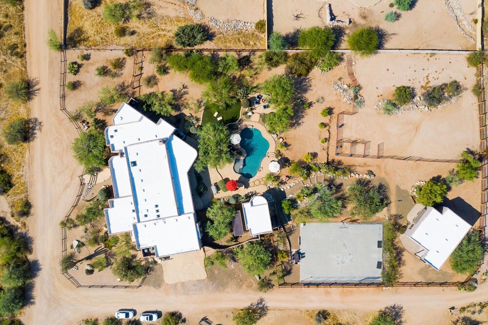 Westland by Avantstay Desert Oasis w Mountain View Pool & Basketball Court Scottsdale - photo 32