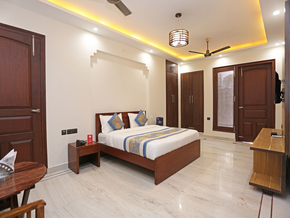 Oyo 9588 Sector 46 - last minute hotel in Noida