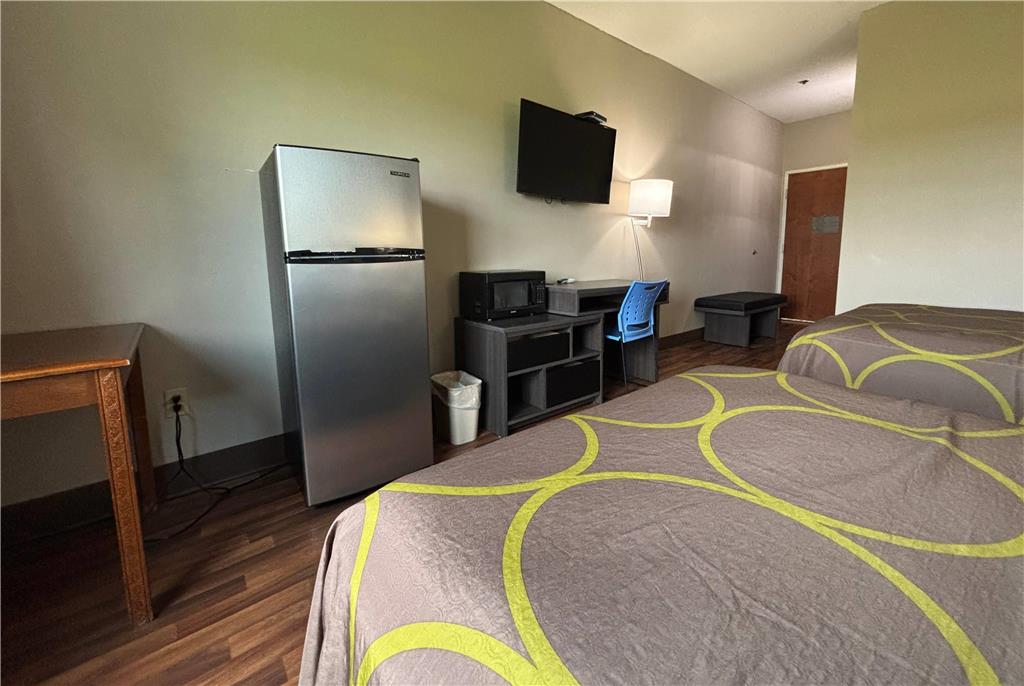 Super 8 by Wyndham Grayville - photo 9