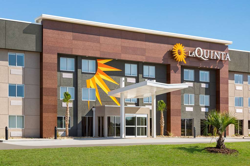La Quinta Inn by Wyndham Columbia NE Fort Jackson - photo 4