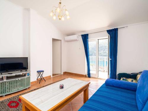 Studio apartment Peco with balcony