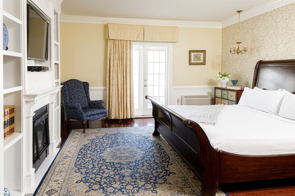 The Litchfield Inn - photo 46