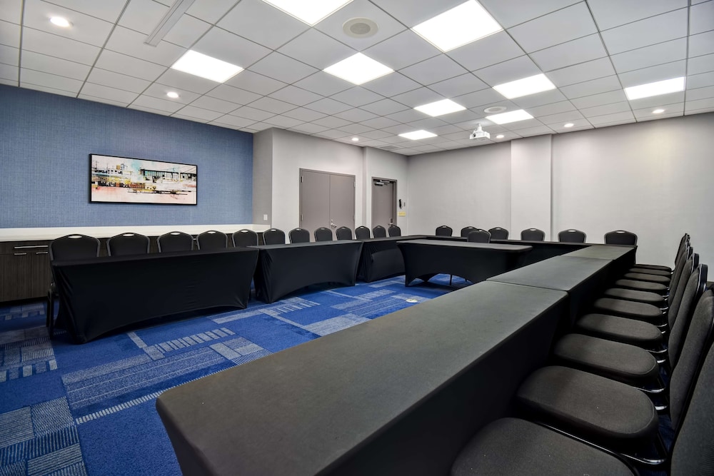 Hampton Inn Ny Jfk - photo 44
