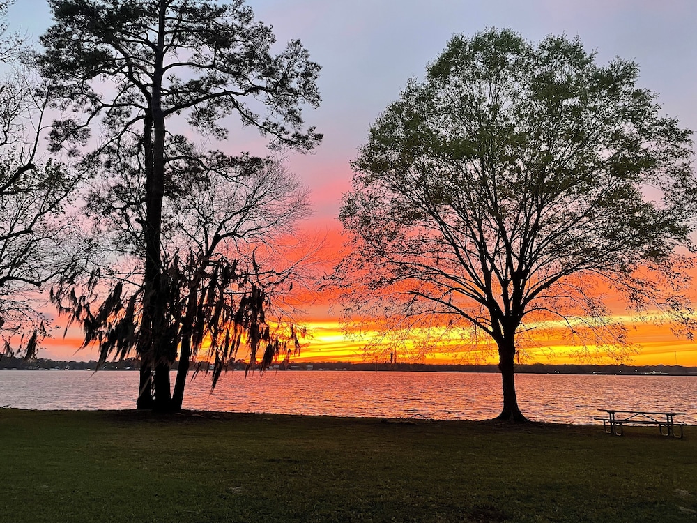 Lake Blackshear Resort & Golf Club — hotel in Cordele