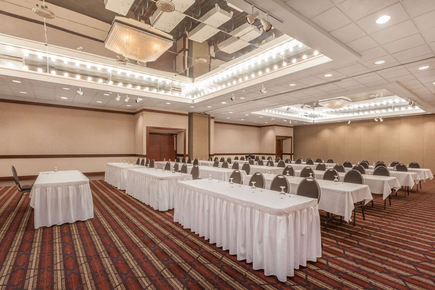 Wyndham Garden Sterling Heights - photo 27