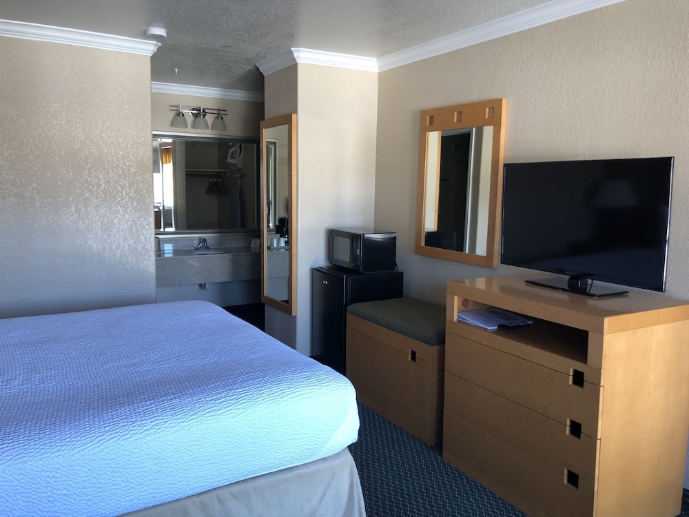 Lake Point Lodge - photo 12