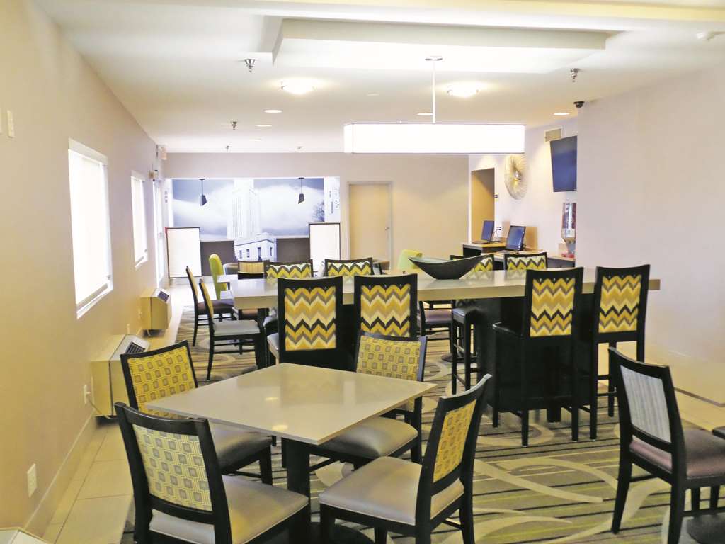 La Quinta Inn by Wyndham Lincoln Nebraska - photo 9