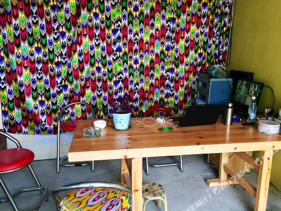 Turks Riddle Road Inn in Tekes, People's Republic of China