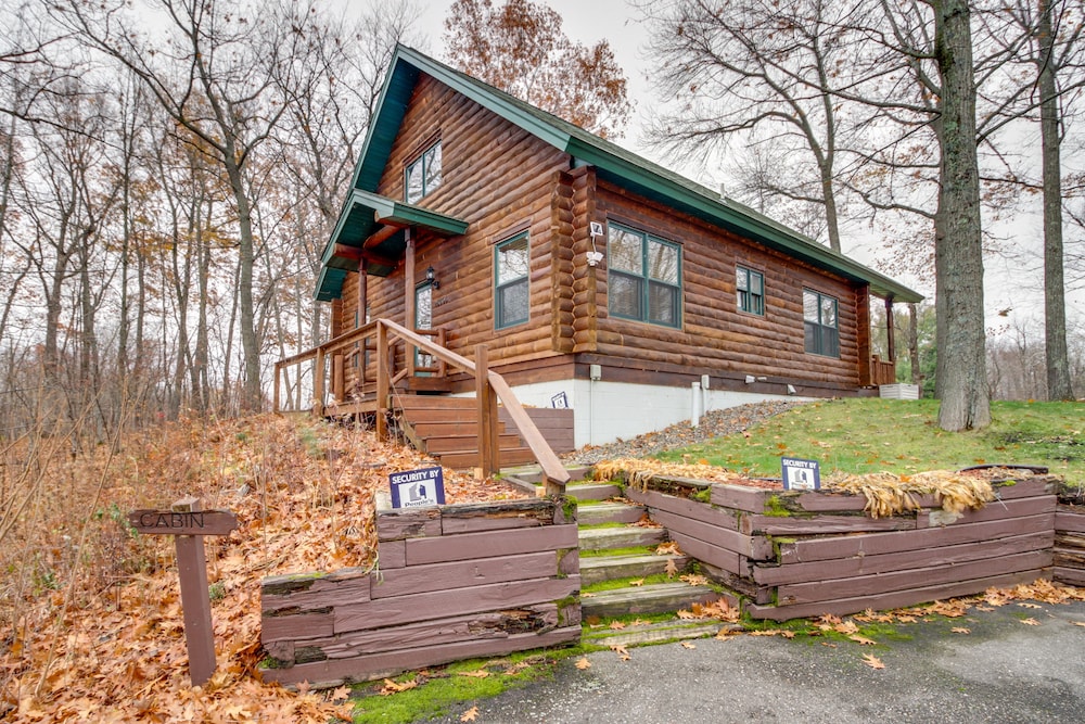 Pet friendly Garrison Retreat w Gas Fireplace — hotel in Garrison