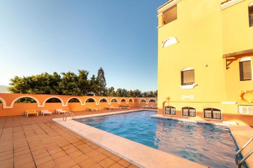 Estudio en la playa — 4-Star Luxury Hotel in Roquetas De Mar, Spain