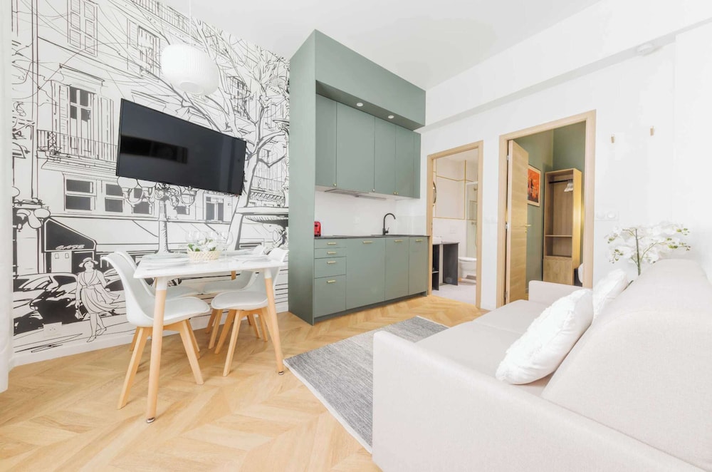 Charming Apartment 1br 4p Epinettes — 4-Star Luxury Hotel in Paris, France