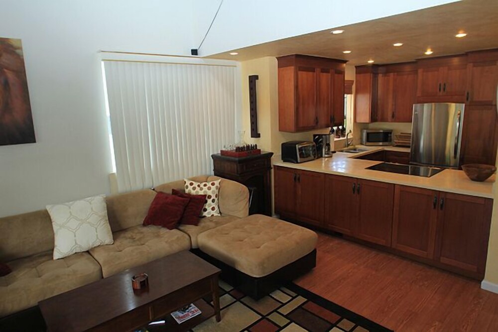 Kailua Bay Resort 3301 Two Bedroom Condo - photo 15