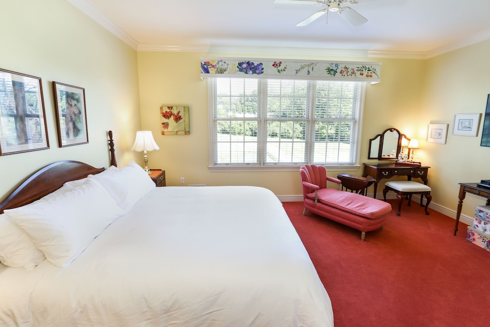 Oakmont Inn - photo 8