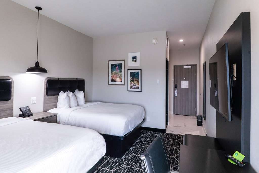 La Quinta Inn & Suites by Wyndham Corpus Christi Southeast - photo 43
