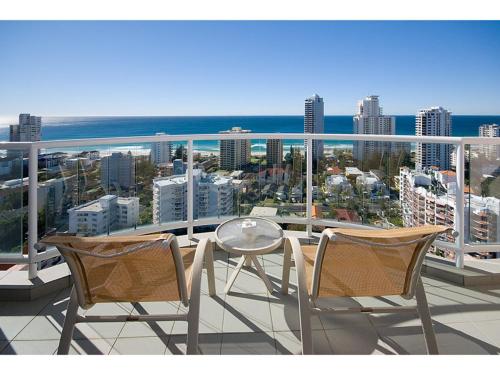 Deluxe Private Apartment and Studio Ocean Views — 5-Star Luxury Hotel in Gold Coast, Australia