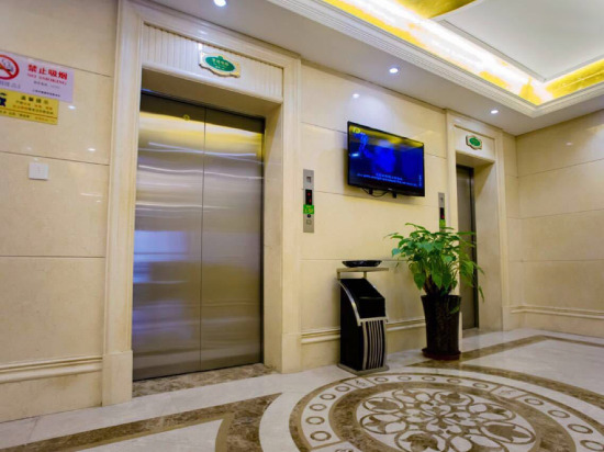 Vienna Hotel Fujian Quanzhou Anxi County Baolong Square - carbon neutral hotel in Quanzhou