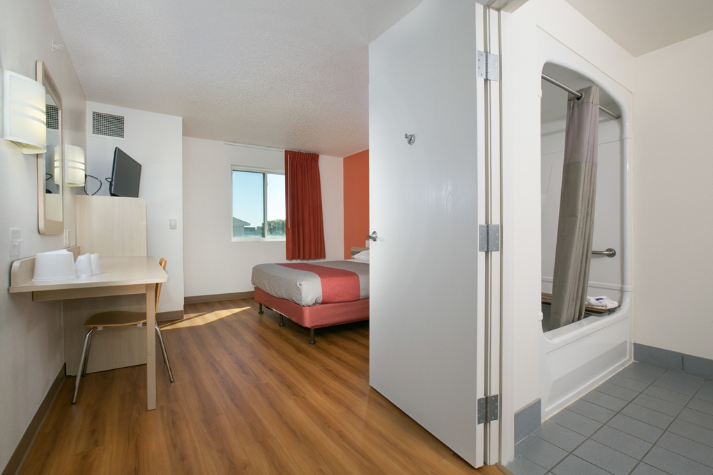 Motel 6 Brooklyn Center MN Minneapolis - photo 6