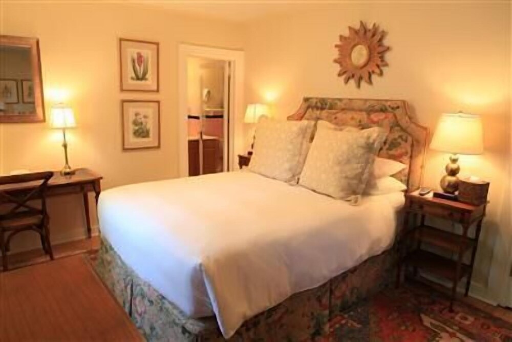 Three Village Inn - photo 2