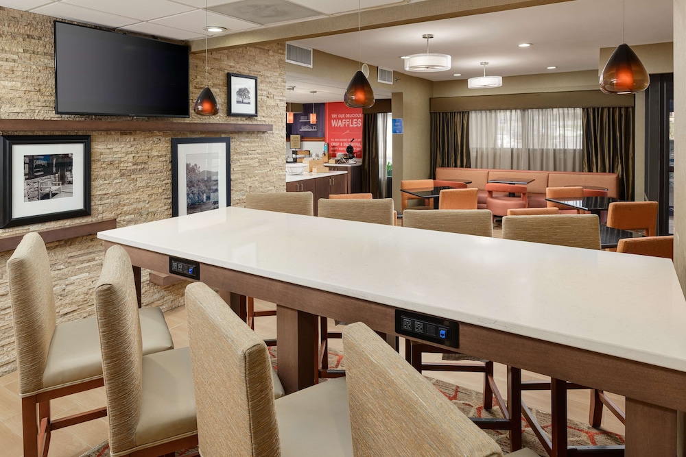 Hampton Inn Oak Ridge Knoxville - photo 16