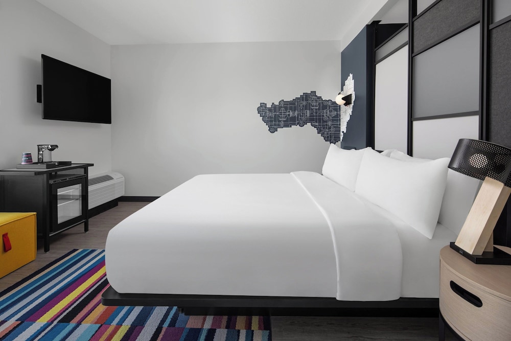 Aloft Tampa Midtown - photo 8