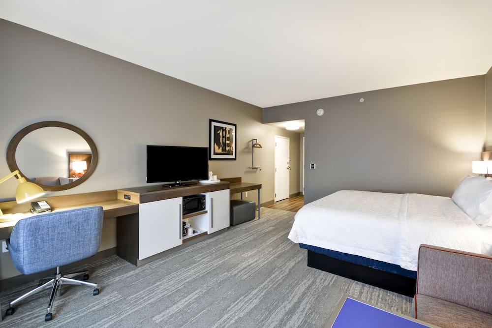 Hampton Inn Livonia Detroit - photo 10