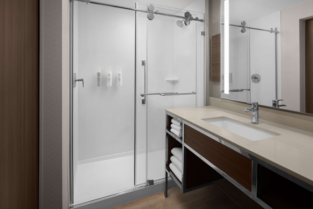 Hilton Garden Inn Grand Prairie At Epiccentral - photo 25