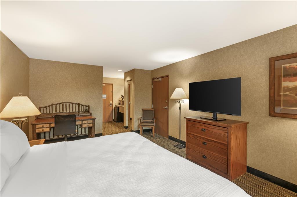 Best Western Plus Kelly Inn & Suites - photo 82