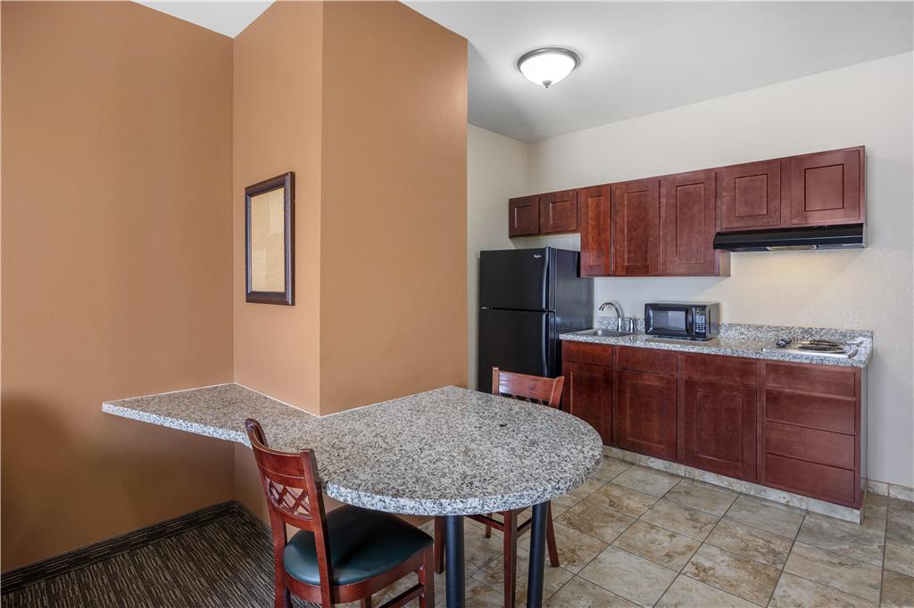 Best Western North Edge Inn - photo 17