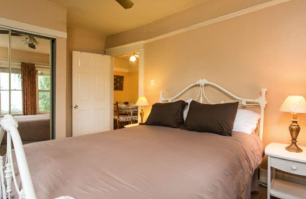 Hollywood Hills Suites - photo 51