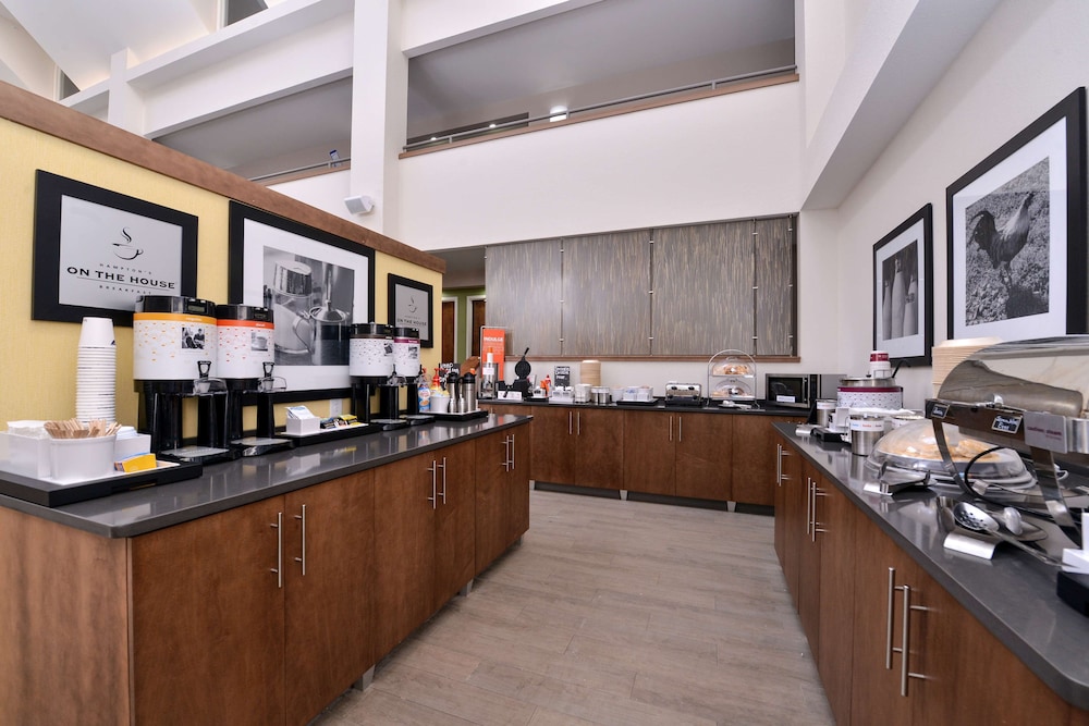 Hampton Inn Cartersville - photo 25