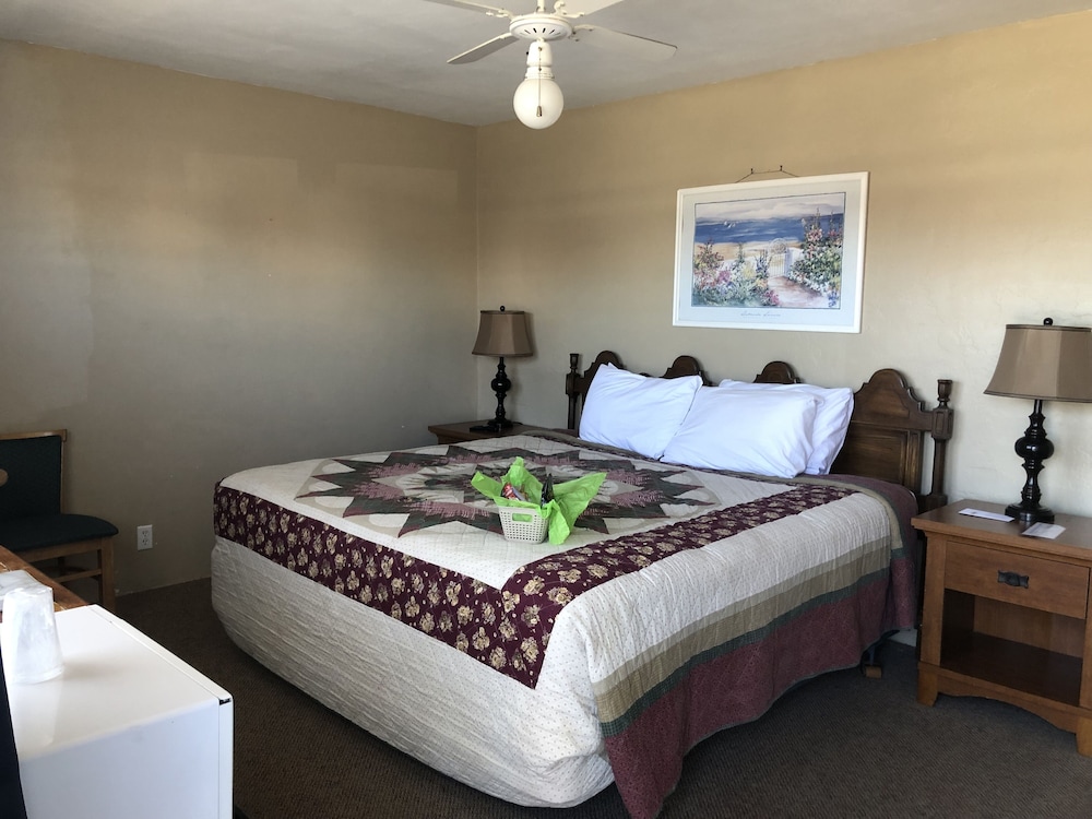 Florence Lighthouse Inn - photo 36