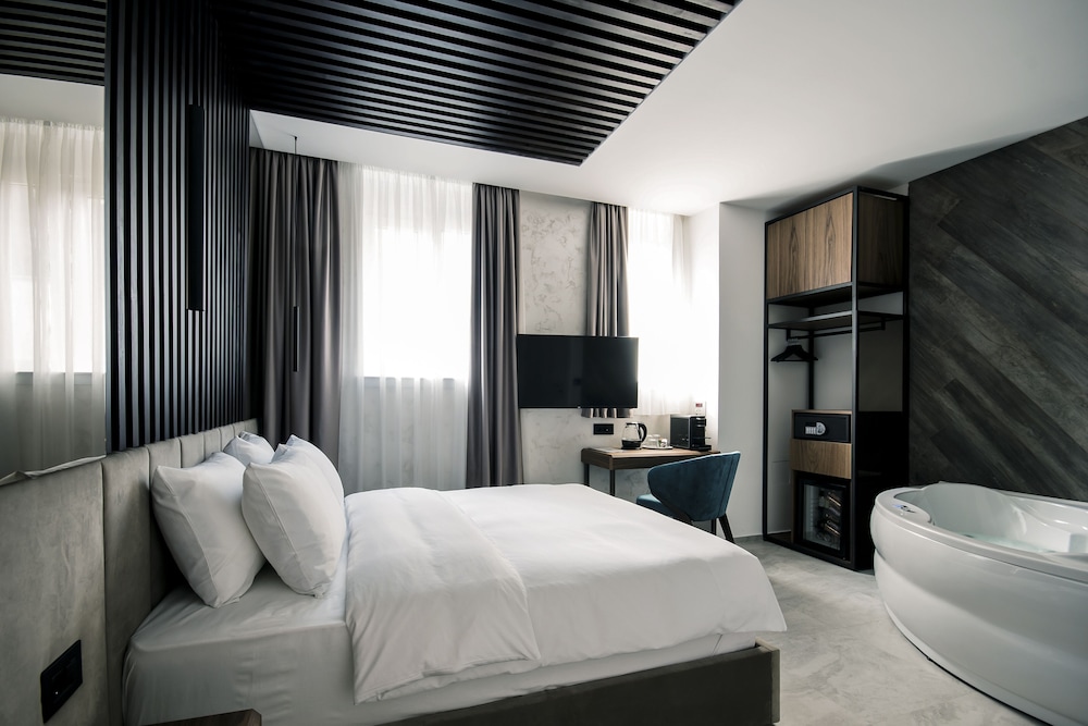 The Location Hotel — Belgrade — photo 3