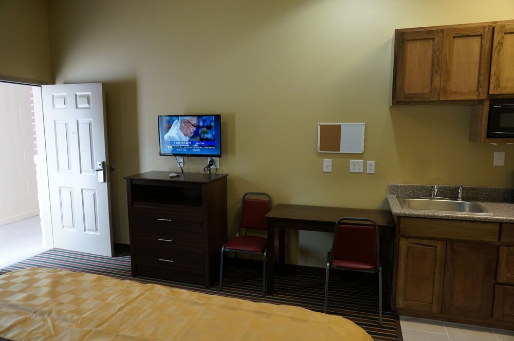 Texas Bungalows Hotel & Hotel Que at Lakeline Austin Cedar Park - photo 16