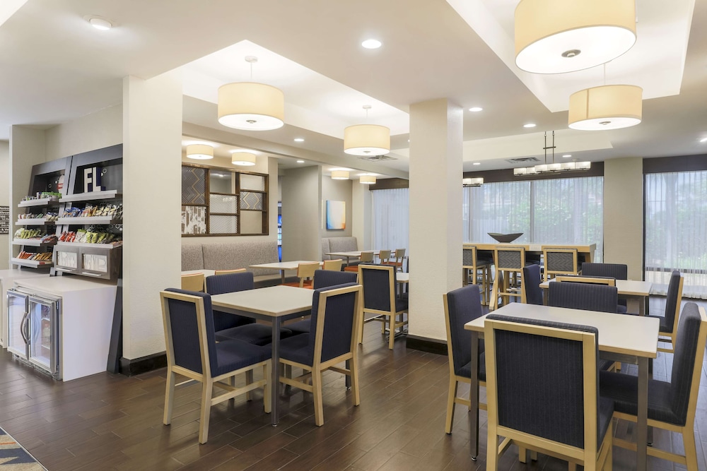 Hampton Inn Ft. Walton Beach - photo 4