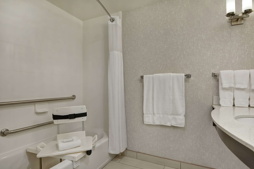 Hilton Garden Inn Fayettevile - photo 29