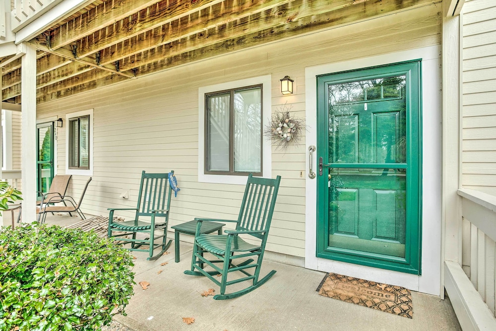 Beautiful Brewster Condo w Resort Amenities - photo 24