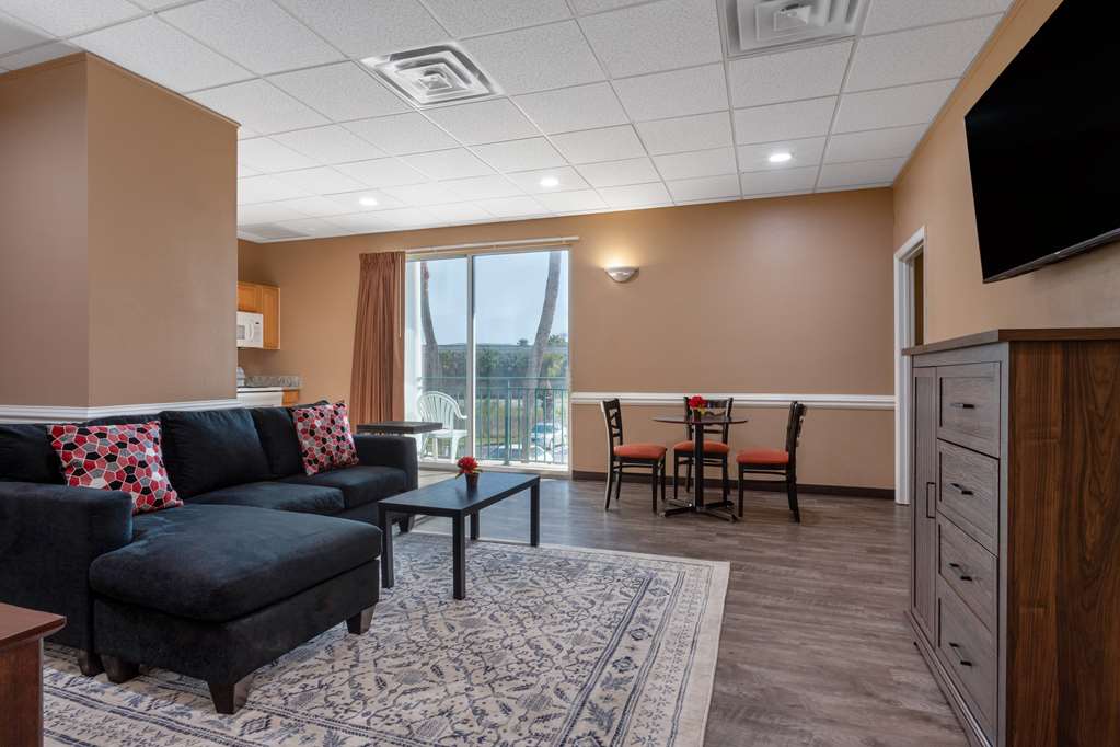 Travelodge by Wyndham Lakeland - photo 33